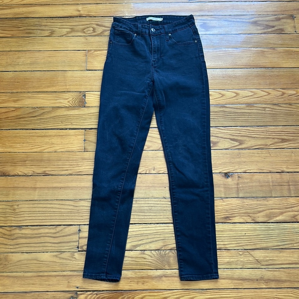 Levi’s Jeans - 721 High Rise Skinny in Black - Size 26 - Good Condition